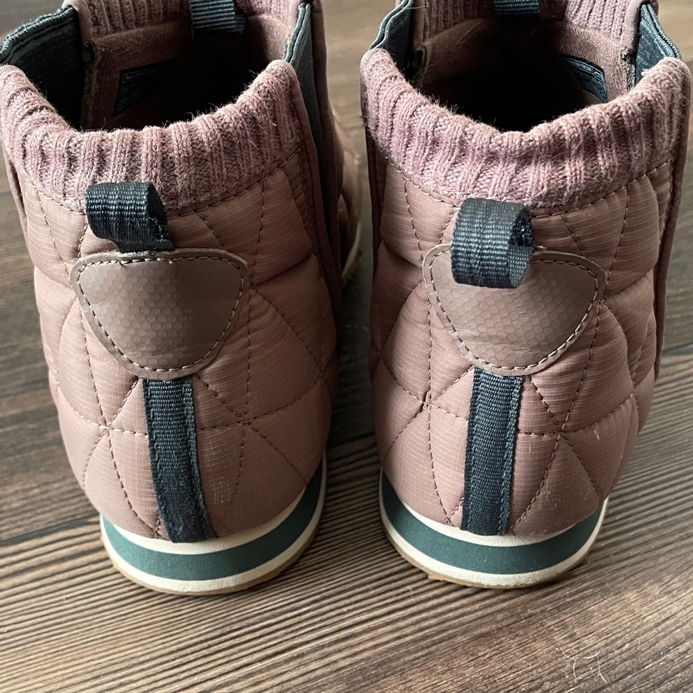 Teva ReEmber Quilted Mid Taupe Slip-On Boots Size 9 - Picture 4 of 13